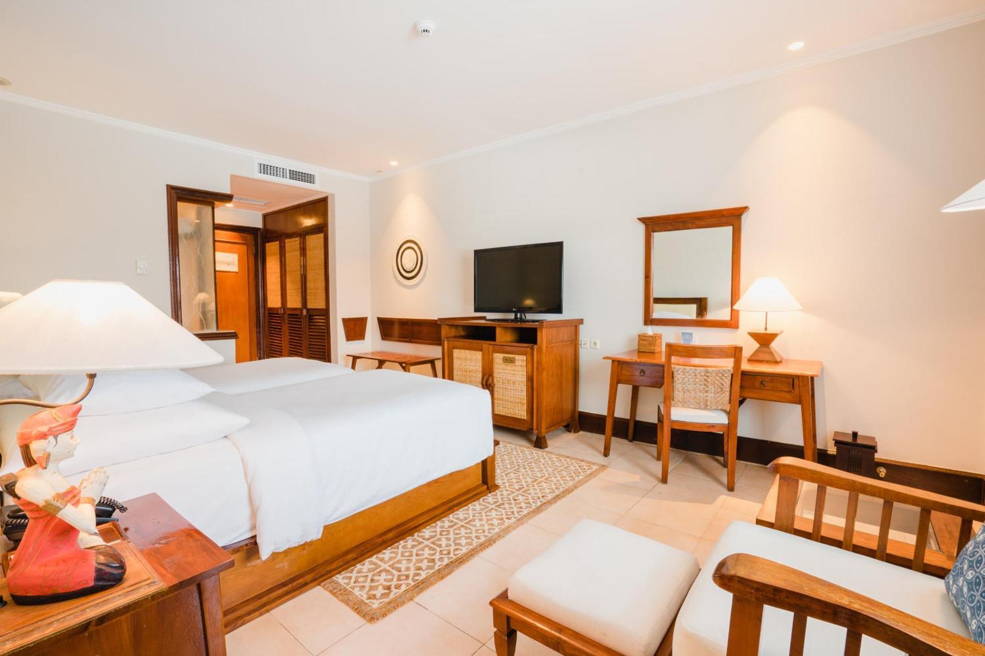 Ramayana Suites And Resort Kuta Lombok Exterior foto Deluxe Room